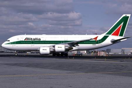 Alitalia, smentito il blocco dei voli