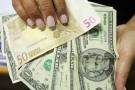Il dollaro rimane la valuta rifugio quando scendono le Borse Il dollaro rimane la valuta rifugio quando scendono le Borse