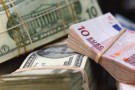 Euro e dollaro in crisi, possibile downgrade rating USA Euro e dollaro in crisi, possibile downgrade rating USA