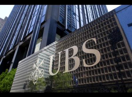 UBS aumenta rating Luxottica
