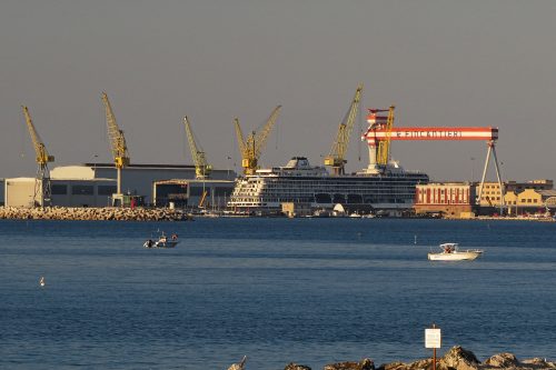 Fincantieri i sindacati di Castellammare accettano il piano di modifica del cantiere navale